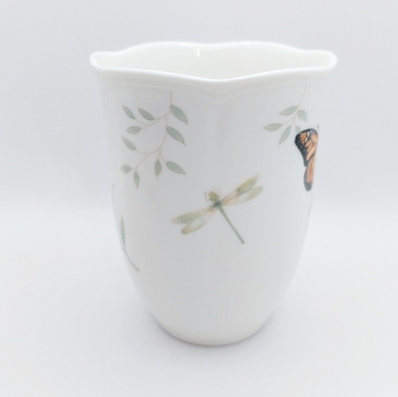 Beautiful Lenox Monarch Butterfly Ceramic Mug - Picture 3 of 6